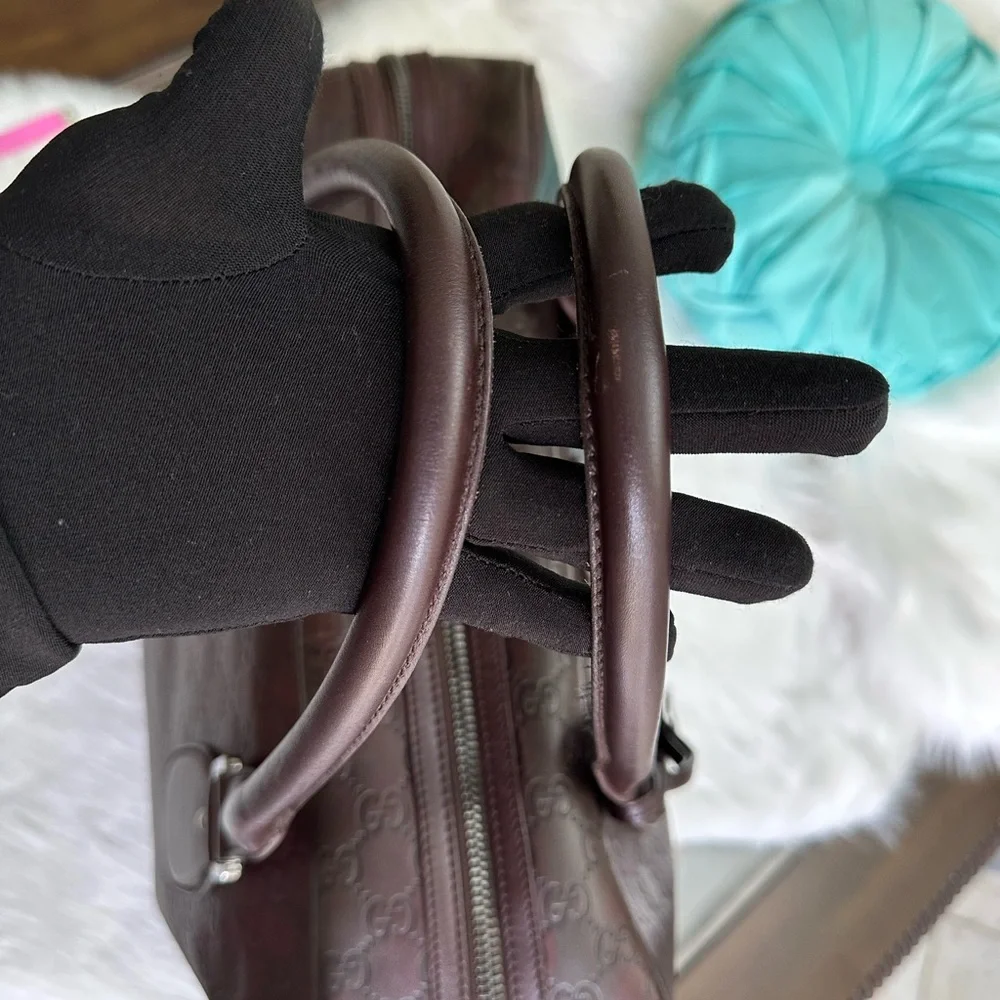 Gucci authentic travel